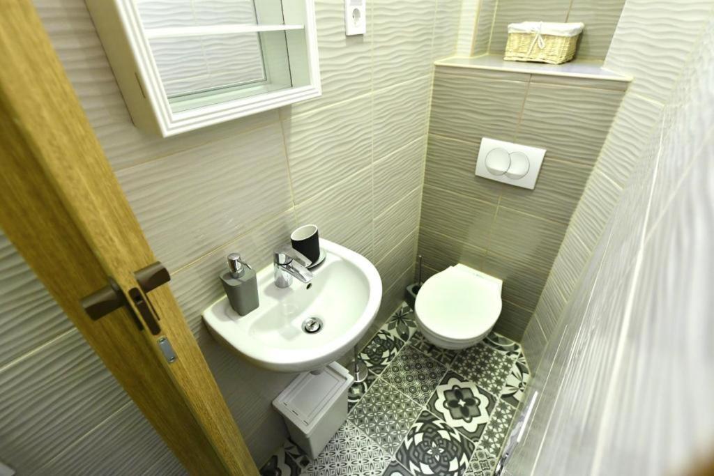 Cosy Flat In Kiraly Str, King Apartment Budapest Exterior photo